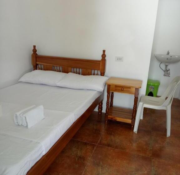 Общежитие Jeno Tourist Inn