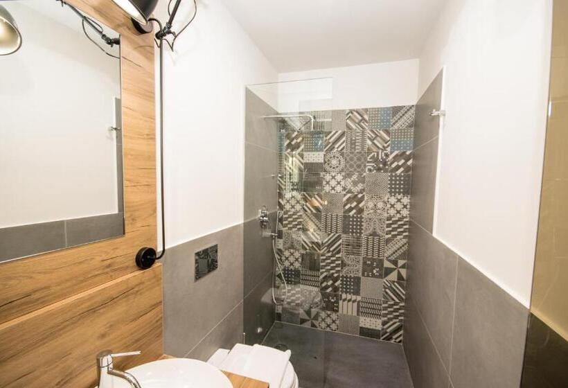 تختخواب و صبحانه Il Muro Vecchio Design