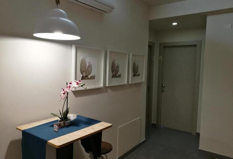 تختخواب و صبحانه Il Muro Vecchio Design