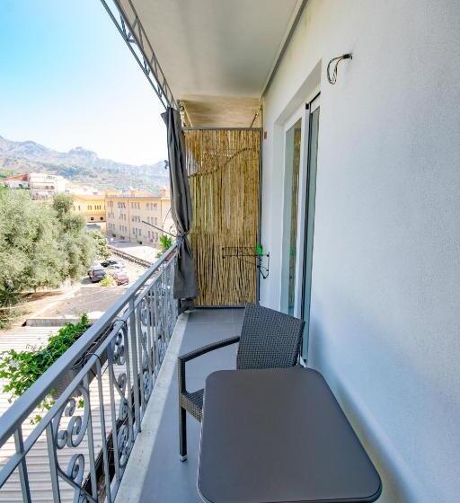 تختخواب و صبحانه Il Muro Vecchio Design