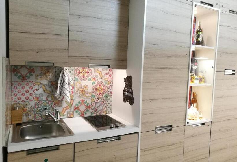 تختخواب و صبحانه Il Muro Vecchio Design