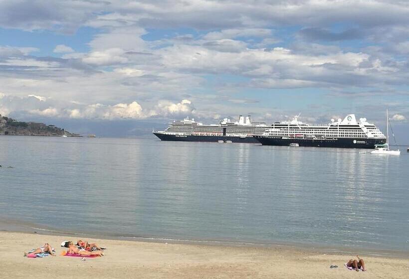 تختخواب و صبحانه Il Muro Vecchio Design