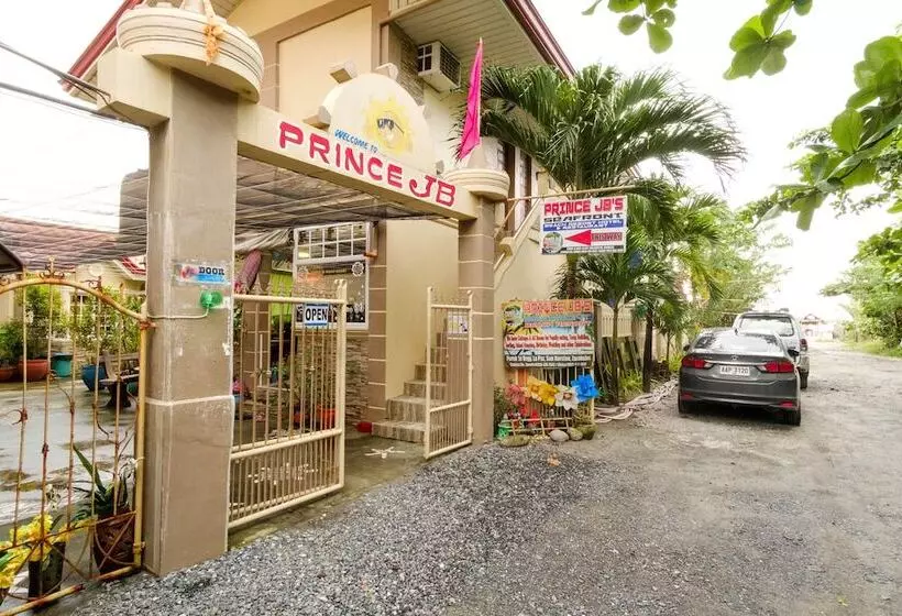 Hotelli Reddoorz @ Prince Jb Beach Resort Zambales