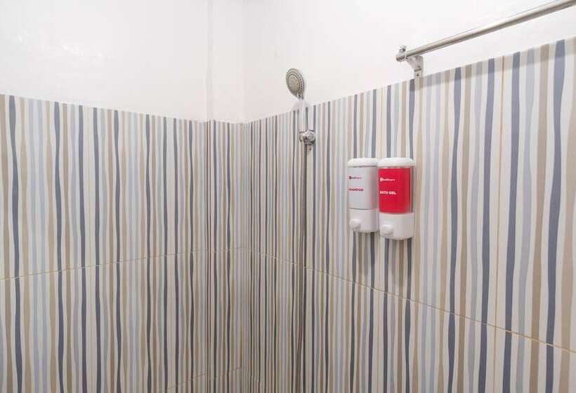 호텔 Reddoorz @ Prince Jb Beach Resort Zambales