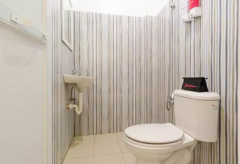 Hotelli Reddoorz @ Prince Jb Beach Resort Zambales