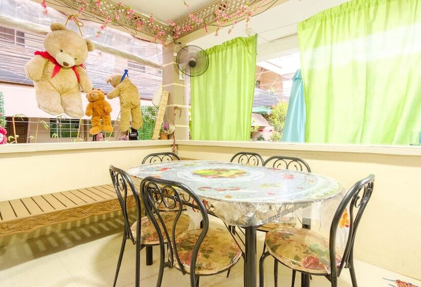 호텔 Reddoorz @ Prince Jb Beach Resort Zambales