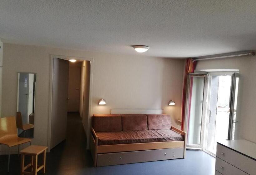 هتل Village Vacances De Val D Isère