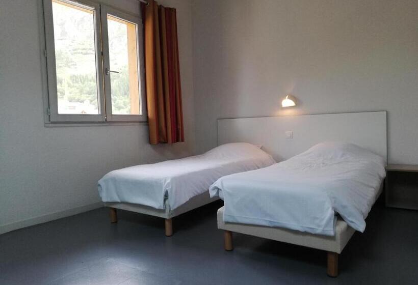 هتل Village Vacances De Val D Isère