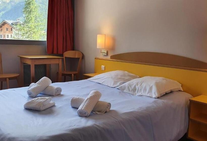 هتل Village Vacances De Val D Isère