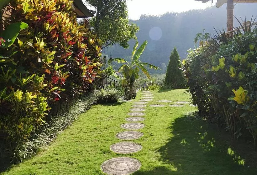 ペンション Embang Homestay