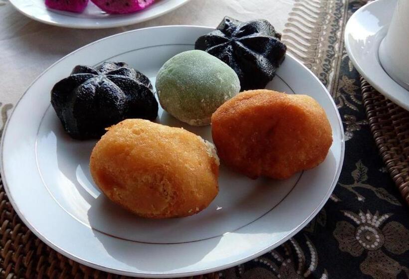 ペンション Embang Homestay