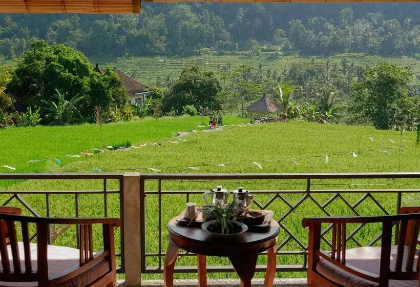 ペンション Embang Homestay