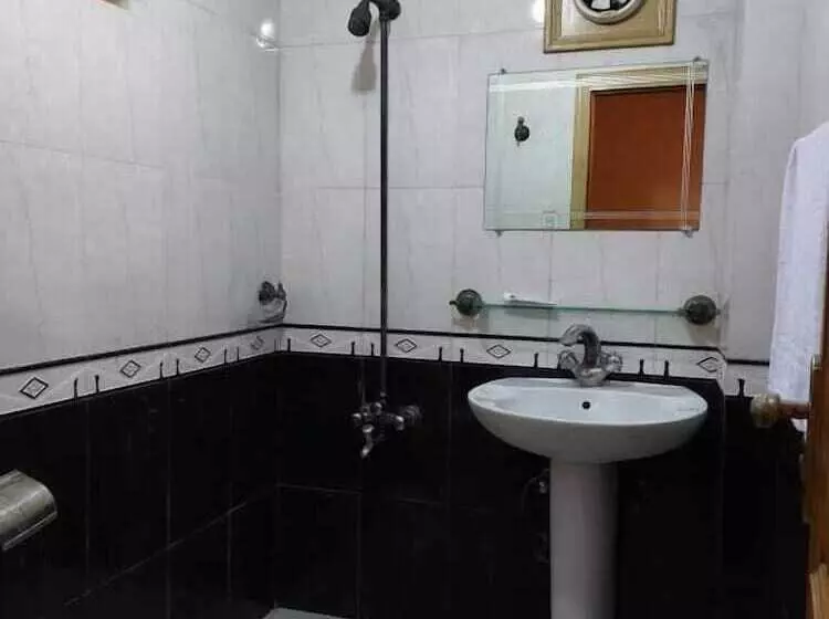 پانسیون Shahrukh Heights