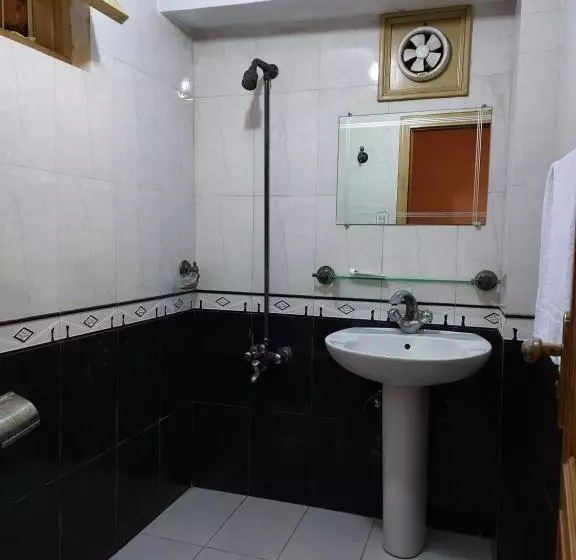 پانسیون Shahrukh Heights