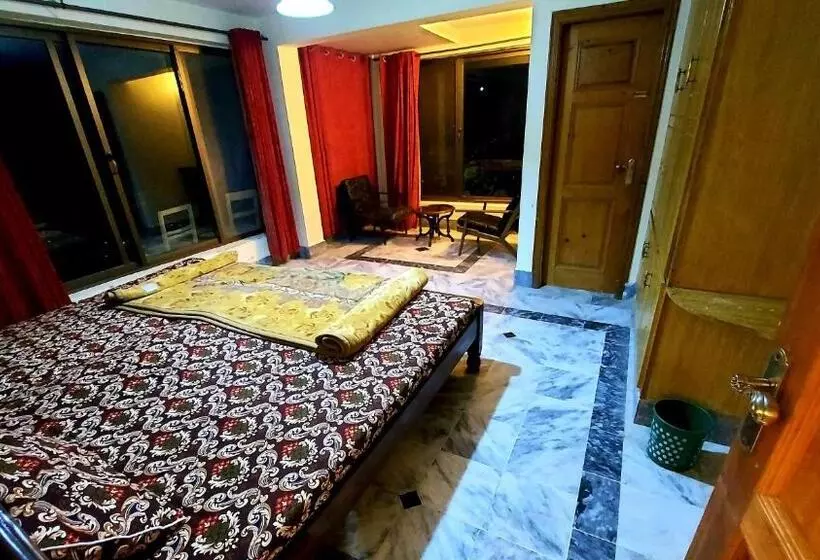 پانسیون Shahrukh Heights