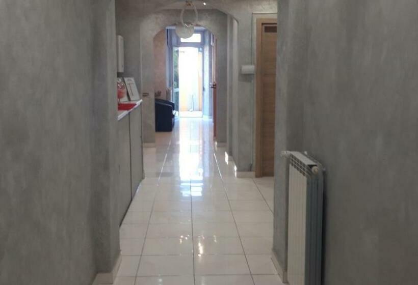 ペンション Triple Room With Private Bathroom