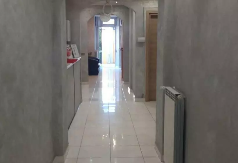 Majatalo Triple Room With Private Bathroom