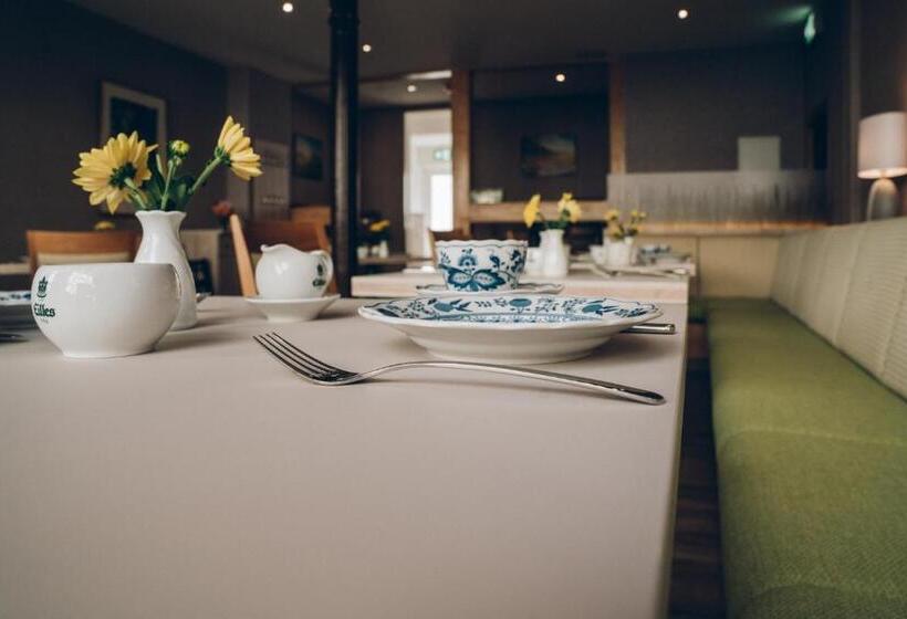 Adelheid Hotel Garni