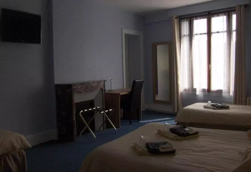 Отель La Tour De Crecy