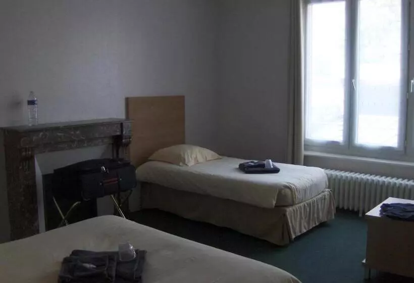 Отель La Tour De Crecy