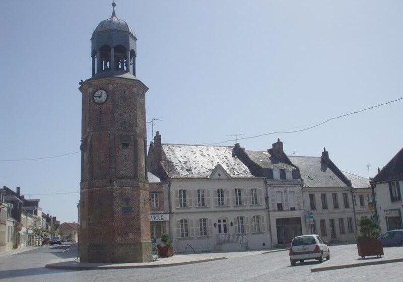 酒店 La Tour De Crecy