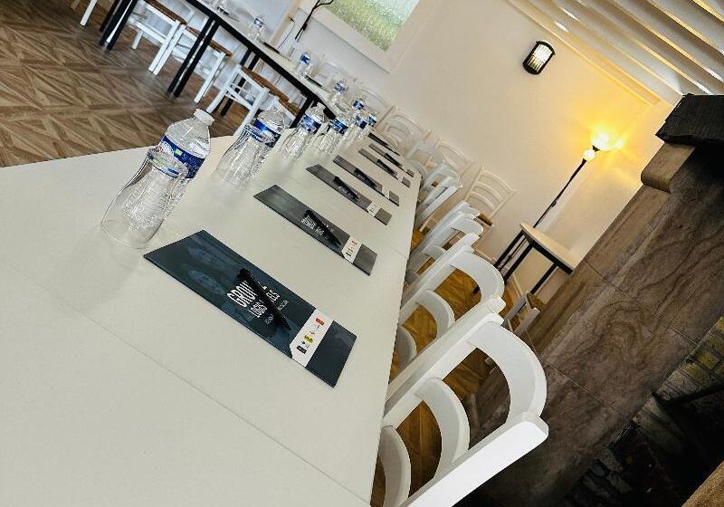 فندق Logis Le Passiflore Cognac