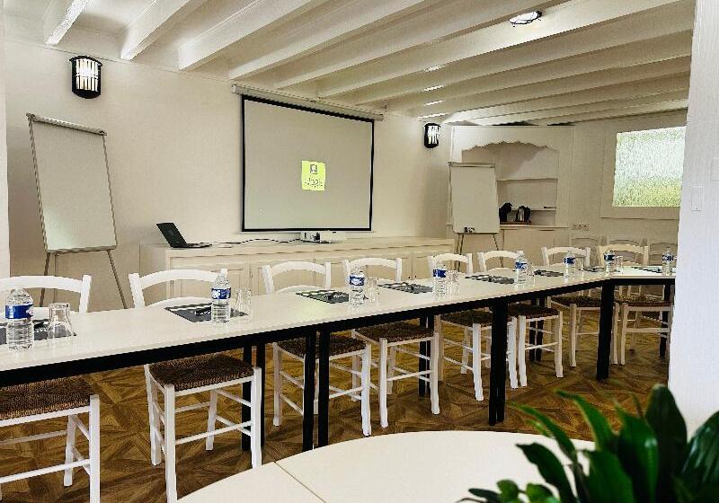 فندق Logis Le Passiflore Cognac