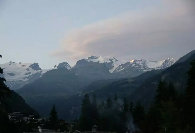 هتل Le Petit Abri