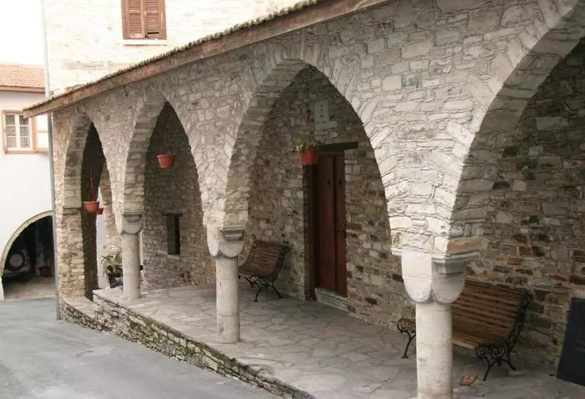 هتل Lefkara