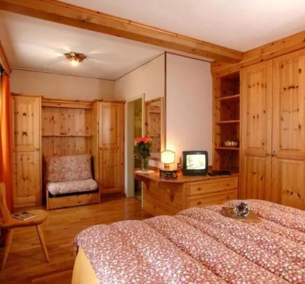 Отель Pontechiesa