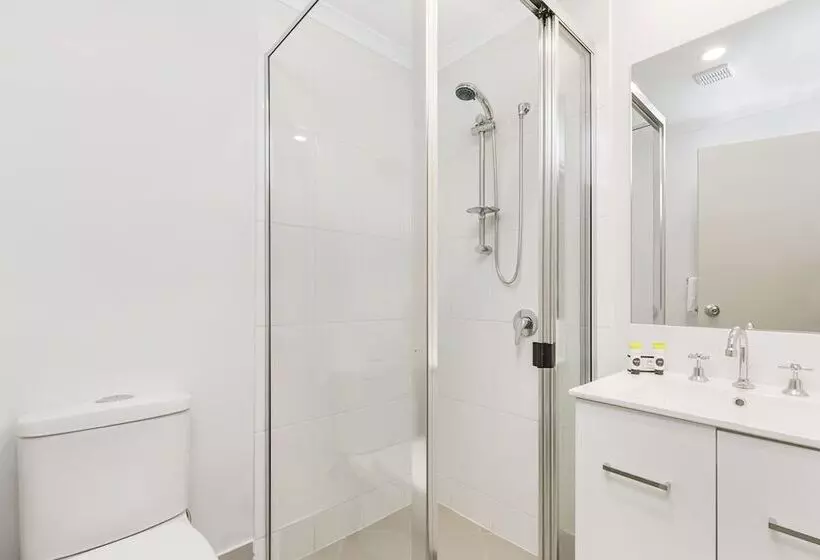 Rockhampton Riverside Central Hotel Official