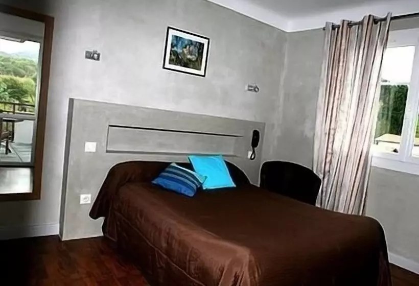 Logis Hotel Ur Hegian