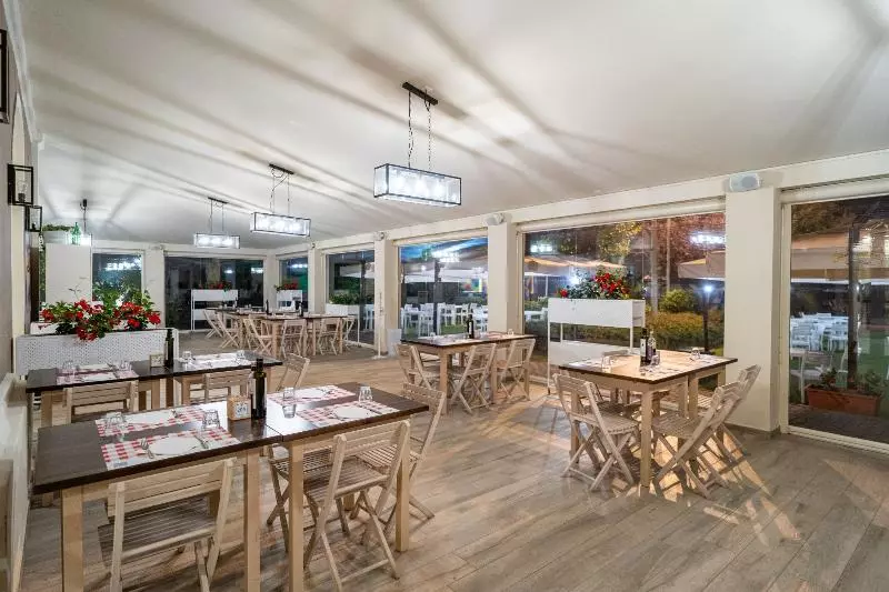 בית מלון כפרי Club Del Sole Vigna Sul Mar Family Camping Village