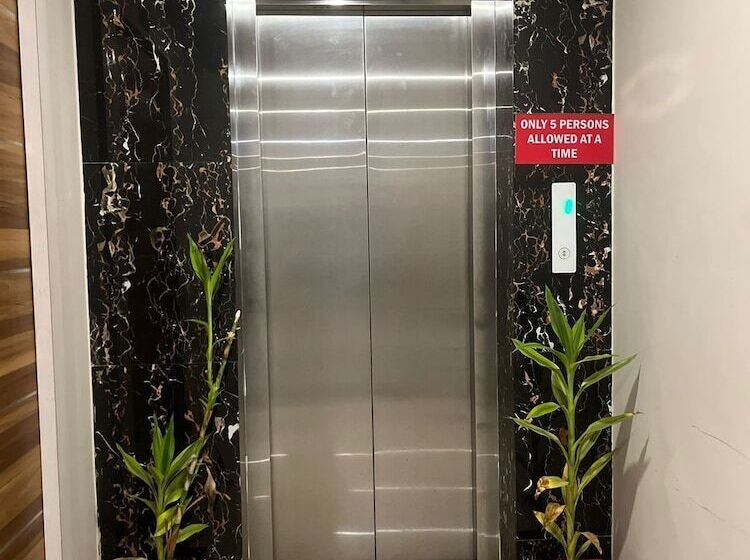 ホテル Avenue Suites