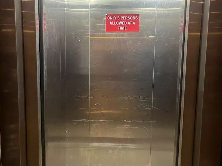 Hotelli Avenue Suites