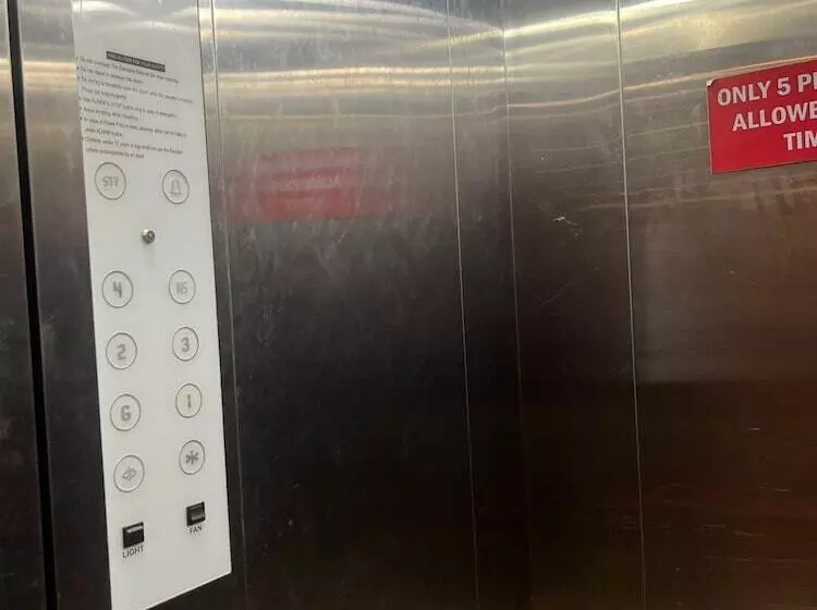 Hotelli Avenue Suites