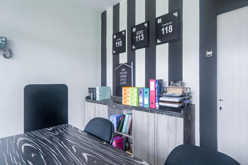 בית מלון כפרי Oyo Life 2837 Apartment Dramaga Tower