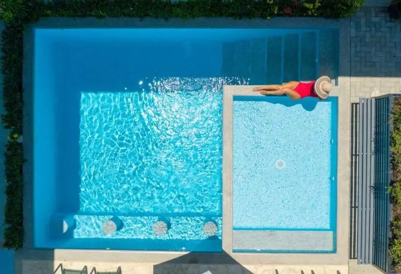 Hotelli Marino Ballena