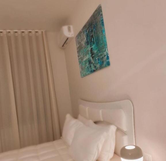 تختخواب و صبحانه Midtown Salerno