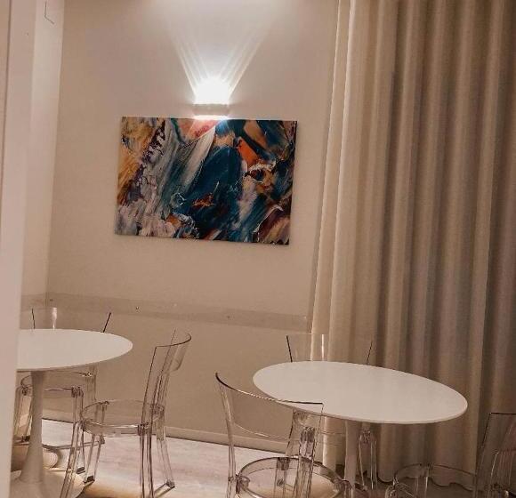 تختخواب و صبحانه Midtown Salerno