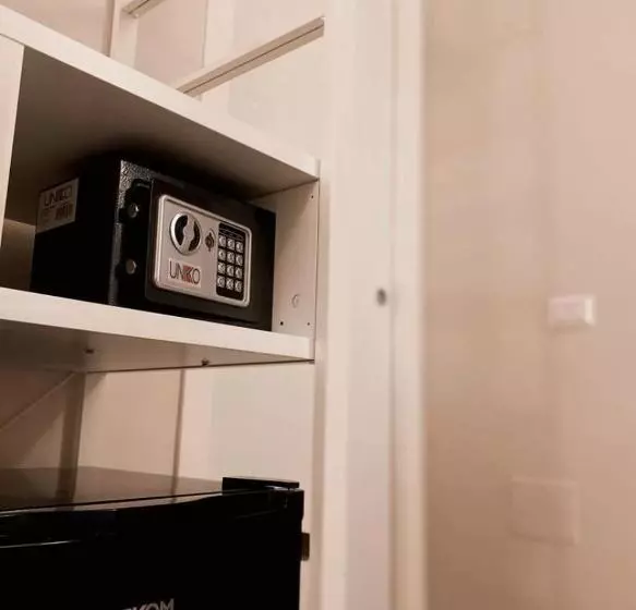 تختخواب و صبحانه Midtown Salerno