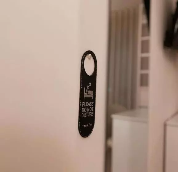 تختخواب و صبحانه Midtown Salerno