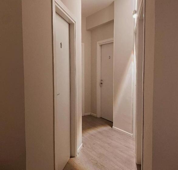 تختخواب و صبحانه Midtown Salerno