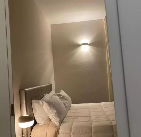 تختخواب و صبحانه Midtown Salerno