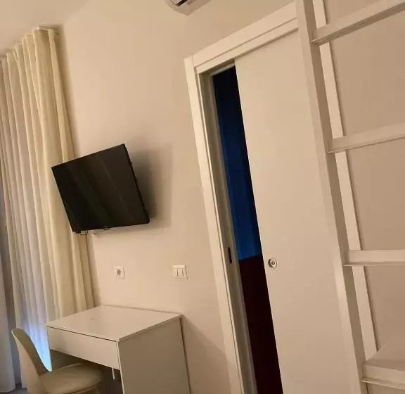 تختخواب و صبحانه Midtown Salerno