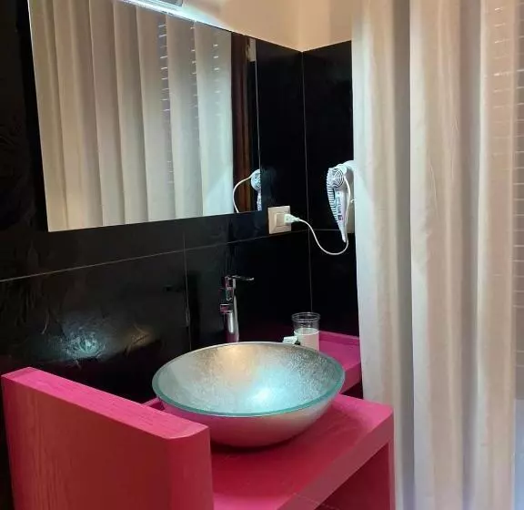 تختخواب و صبحانه Midtown Salerno