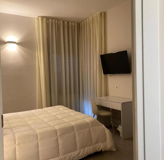 تختخواب و صبحانه Midtown Salerno