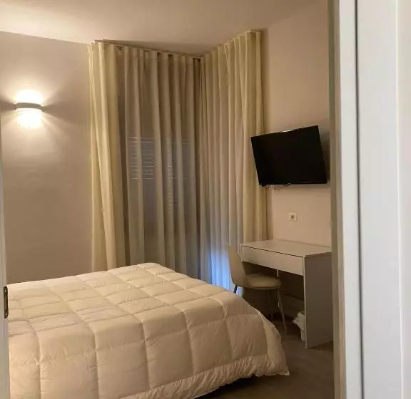 تختخواب و صبحانه Midtown Salerno