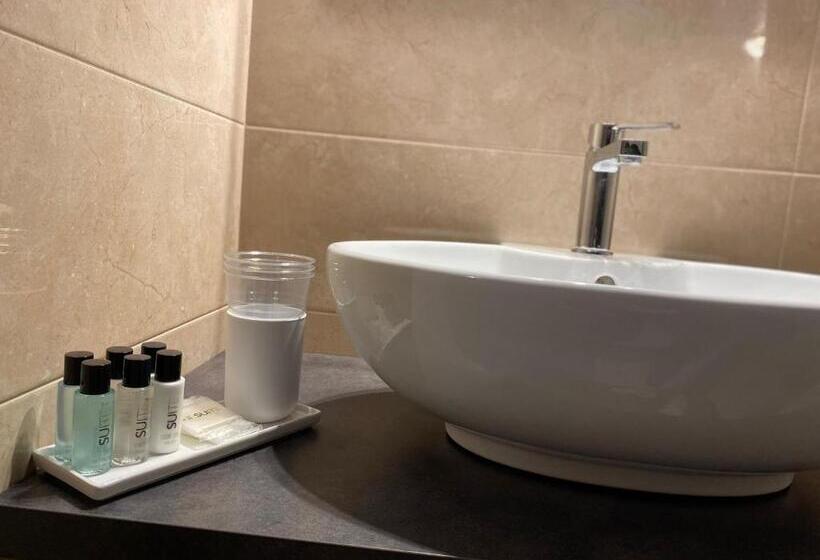 تختخواب و صبحانه Midtown Salerno