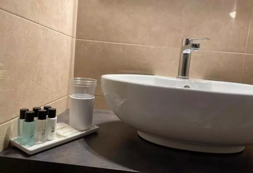 تختخواب و صبحانه Midtown Salerno